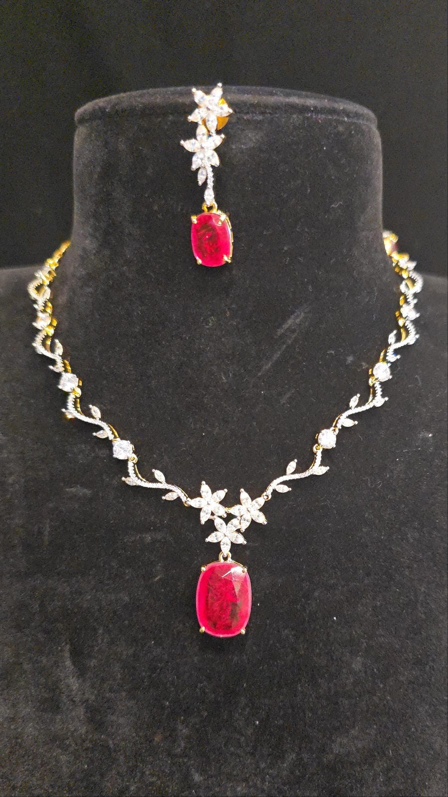 Stars & Leaf Red Double Eight Stone Necklace Set