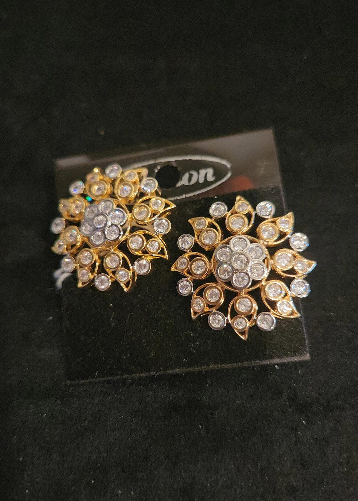 Leaf Design & Moissanite Gems Studs