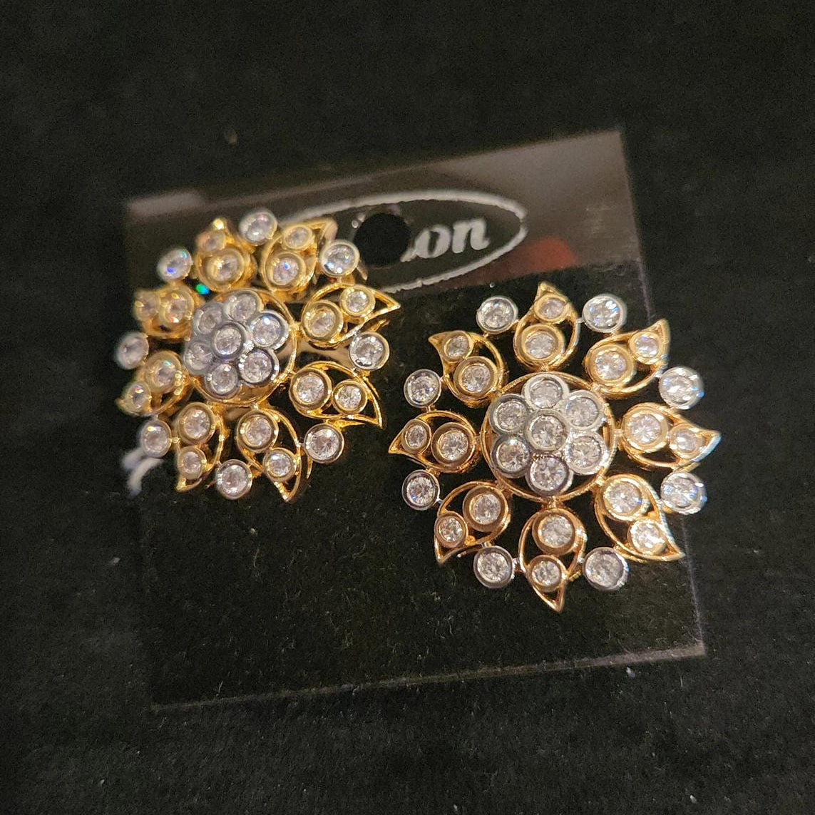 Leaf Design & Moissanite Gems Studs