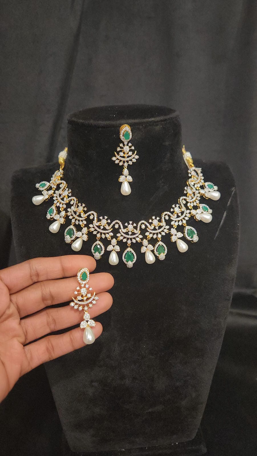 Diamond Finish Floral, Emeralds Necklace Set