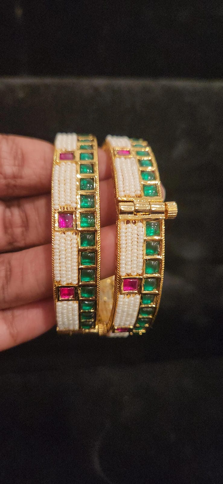 Elegant Pearl Kundan Openable Bangles