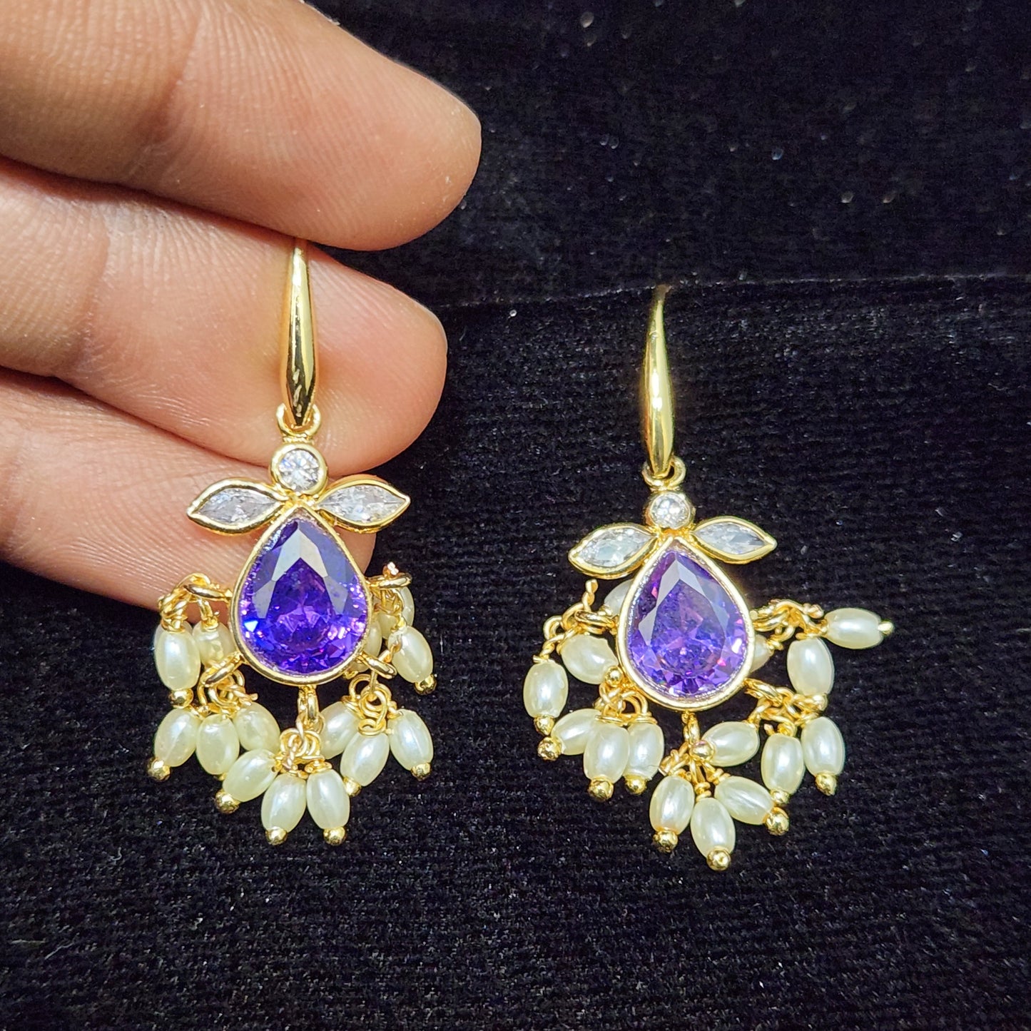 Graceful Tear Drop Hanging Rice Bead Earrings