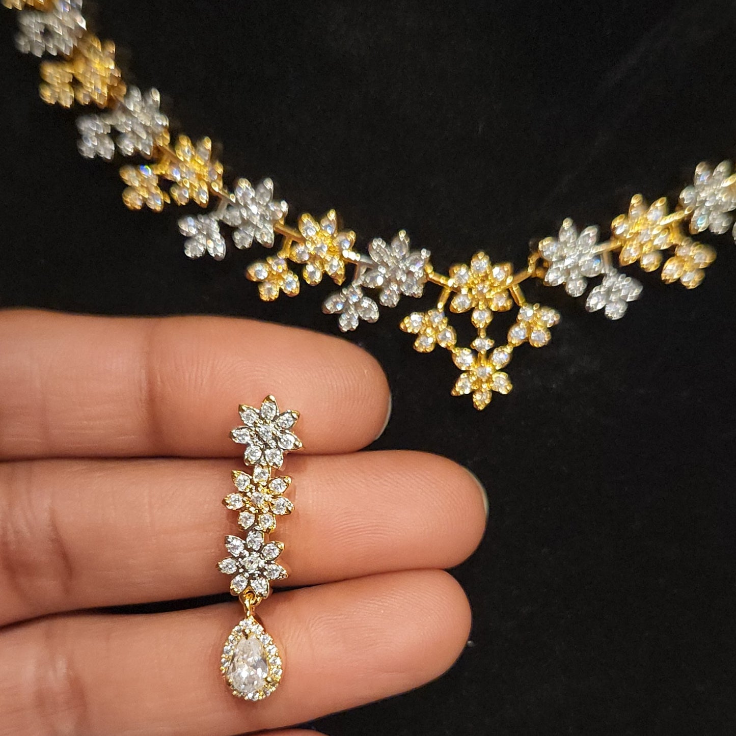 Gold & Diamond Alternating Floral Necklace Set