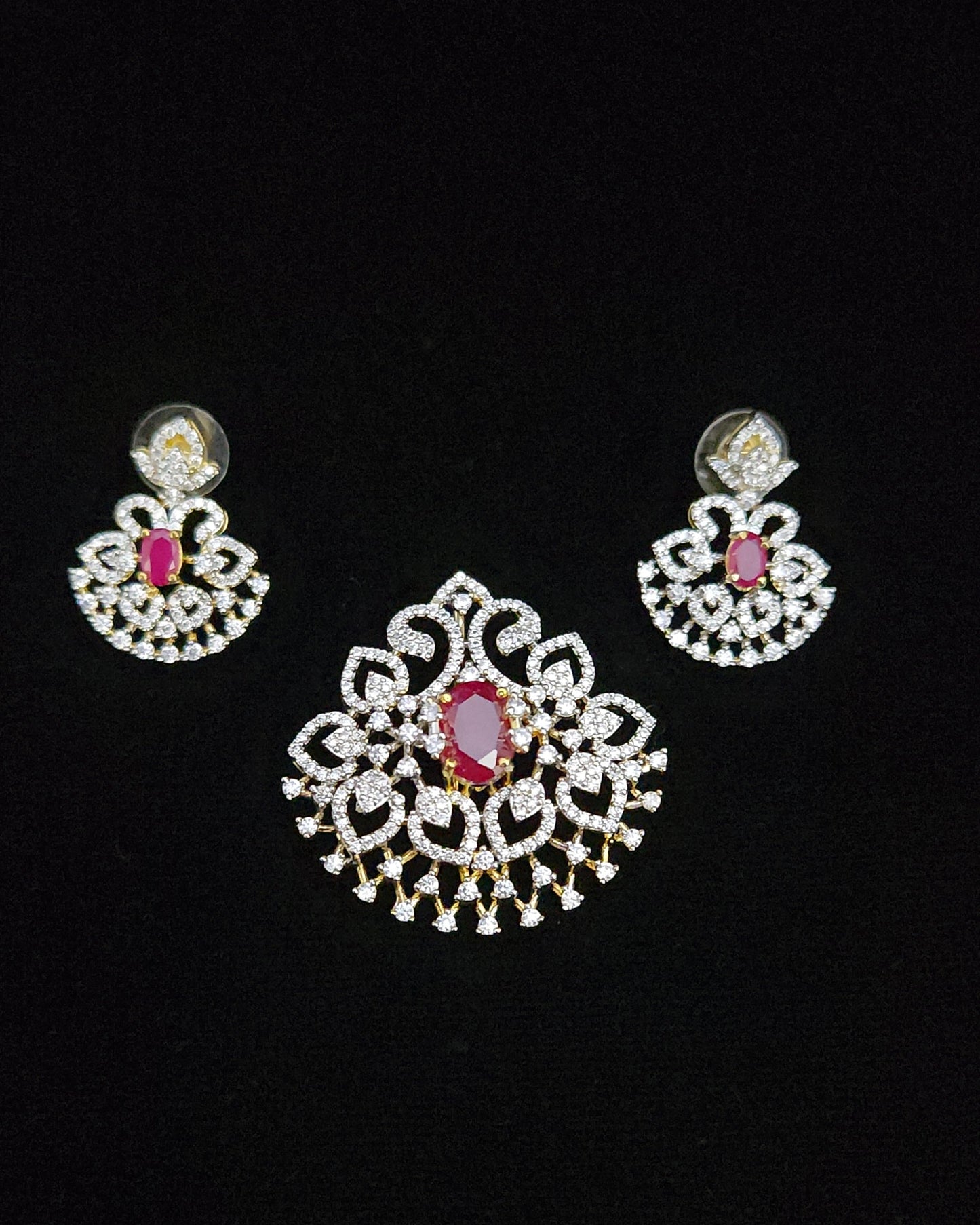 Brilliant Diamond Finish Floral Pendant Set
