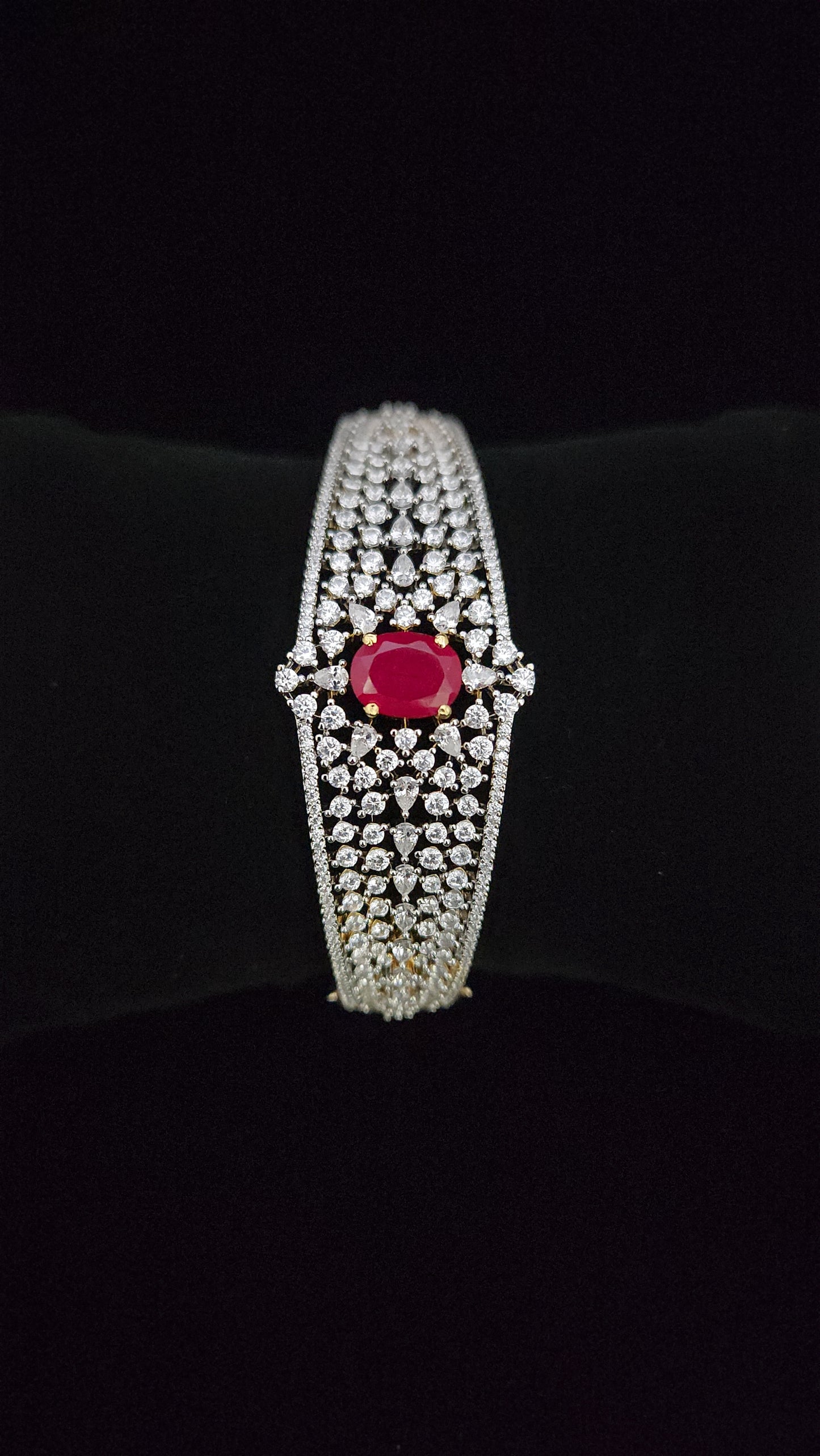 Regal Emerald Diamond Finish Bracelet