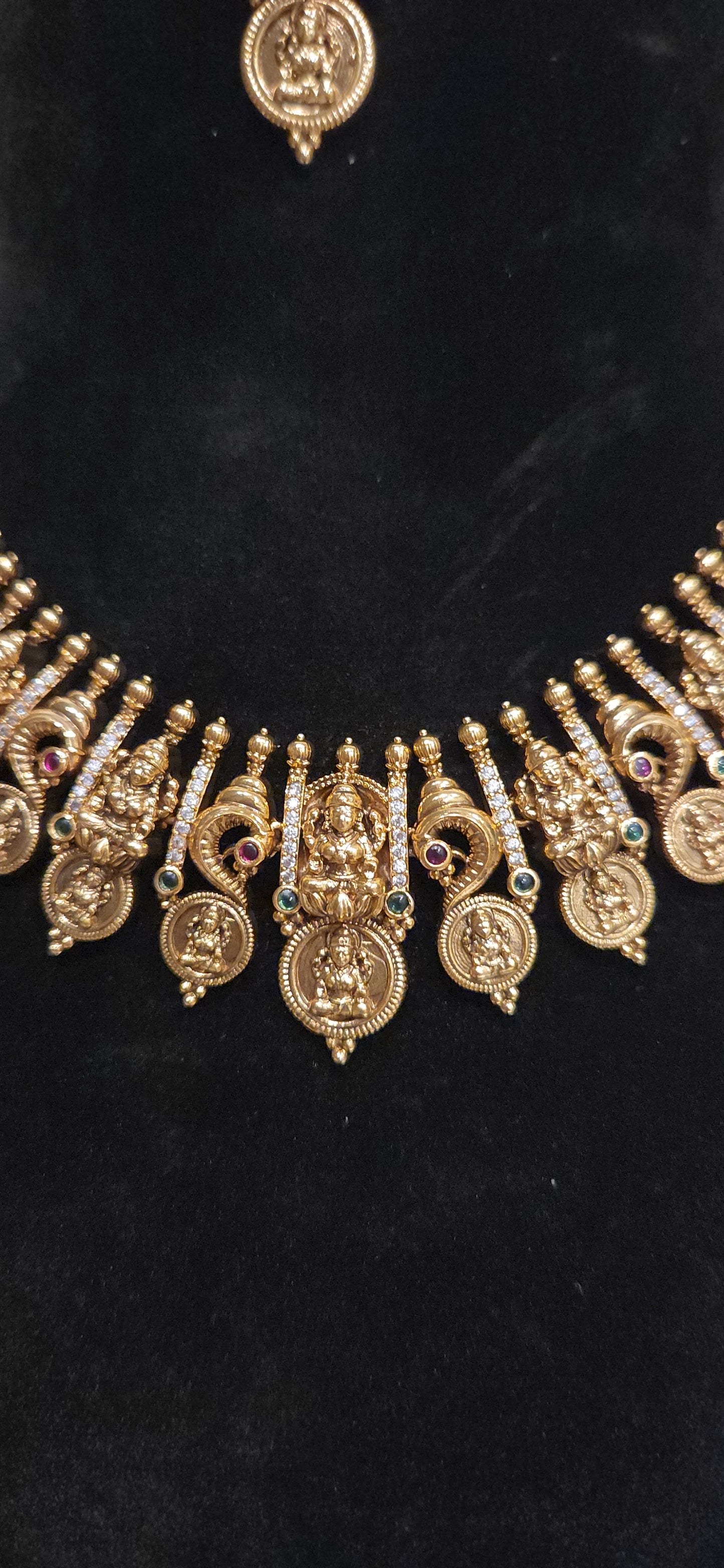 Regal Peacock Bottu Antique Necklace Set