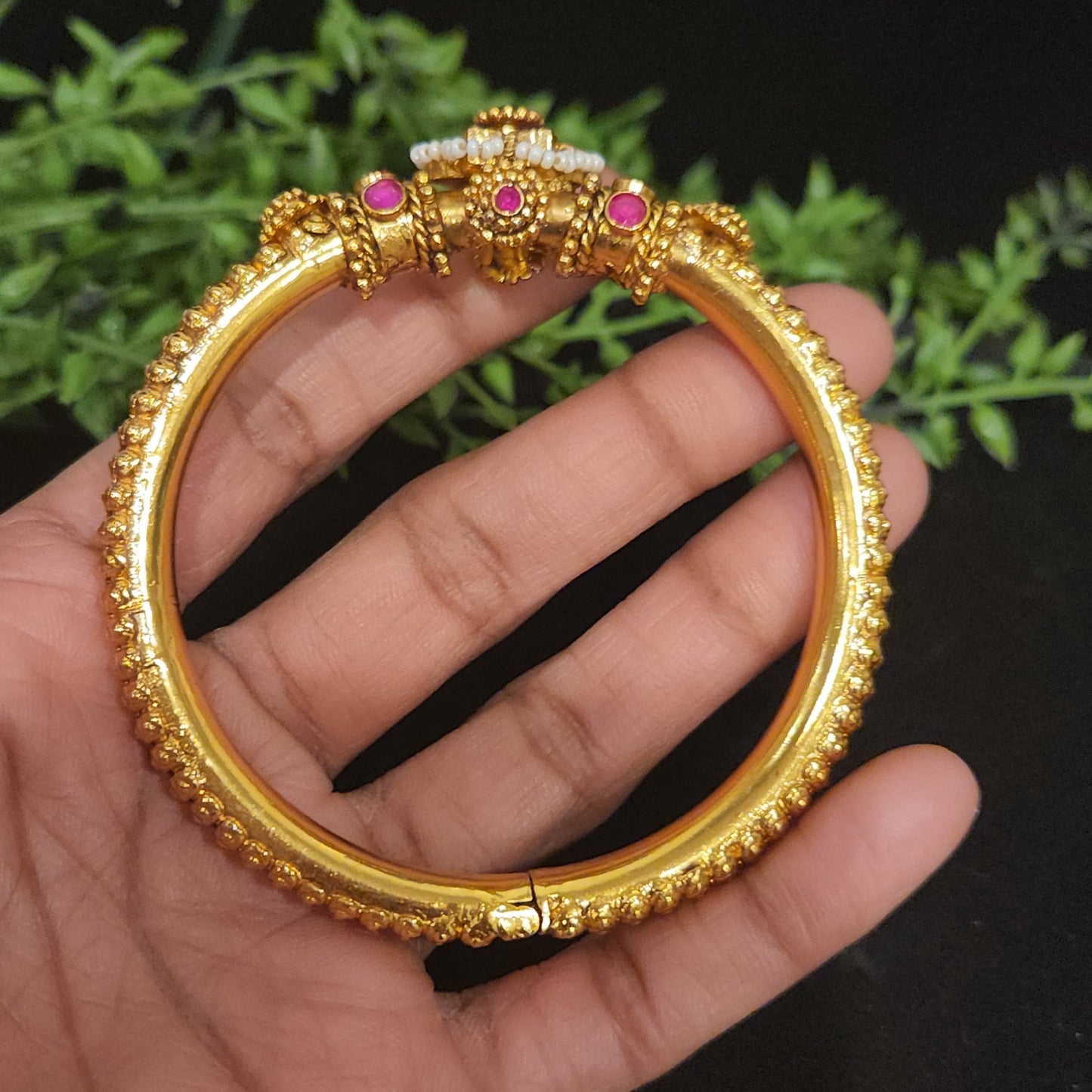Royal Kundan Floral Gold Finish Bracelet