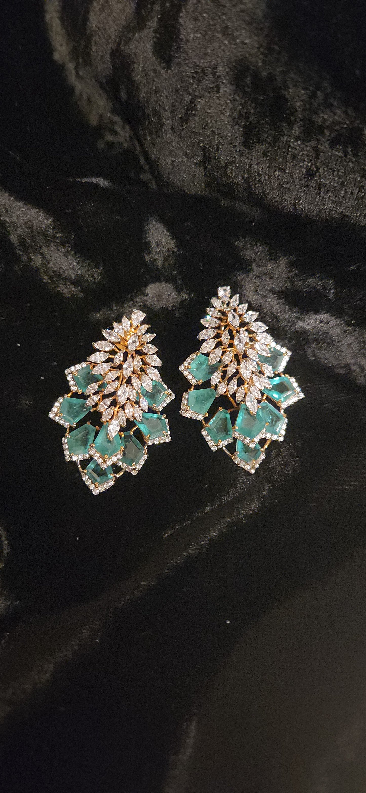 92.5 Silver Designer Emerald Necklace Set