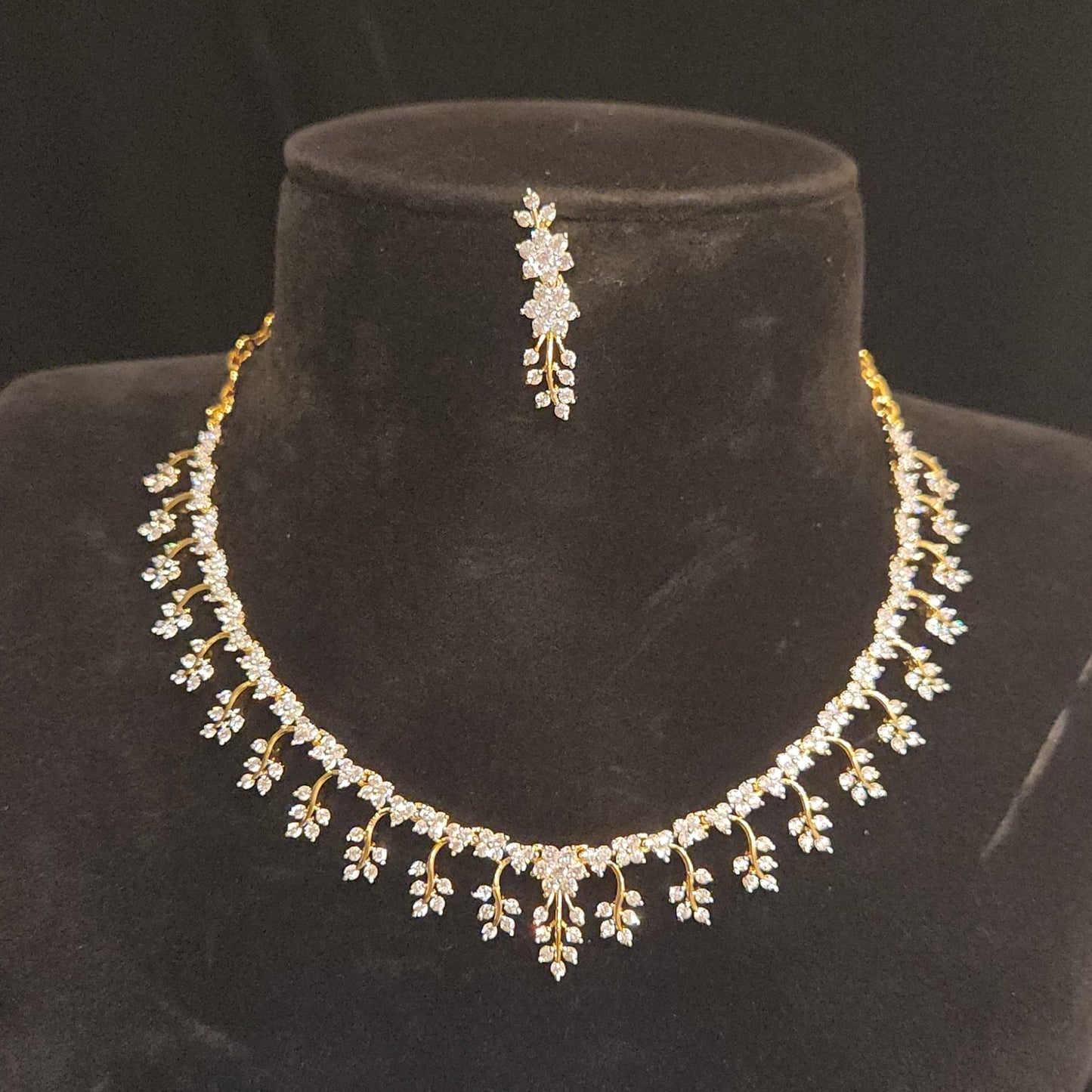 Designer Floral & Leaf Motif Necklace Set