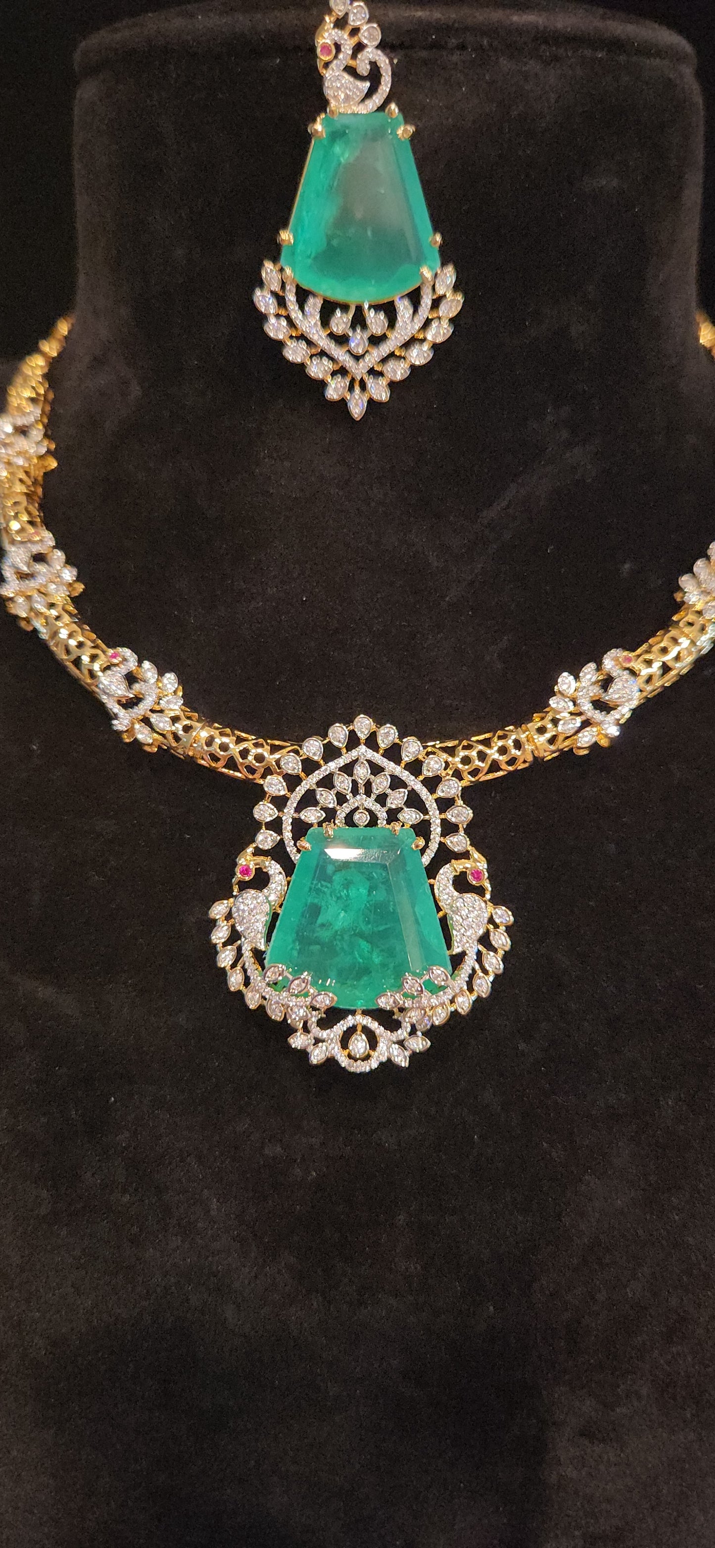 Luxury CZ Kante Necklace Set with Emerald Green Pendant & Peacock Design