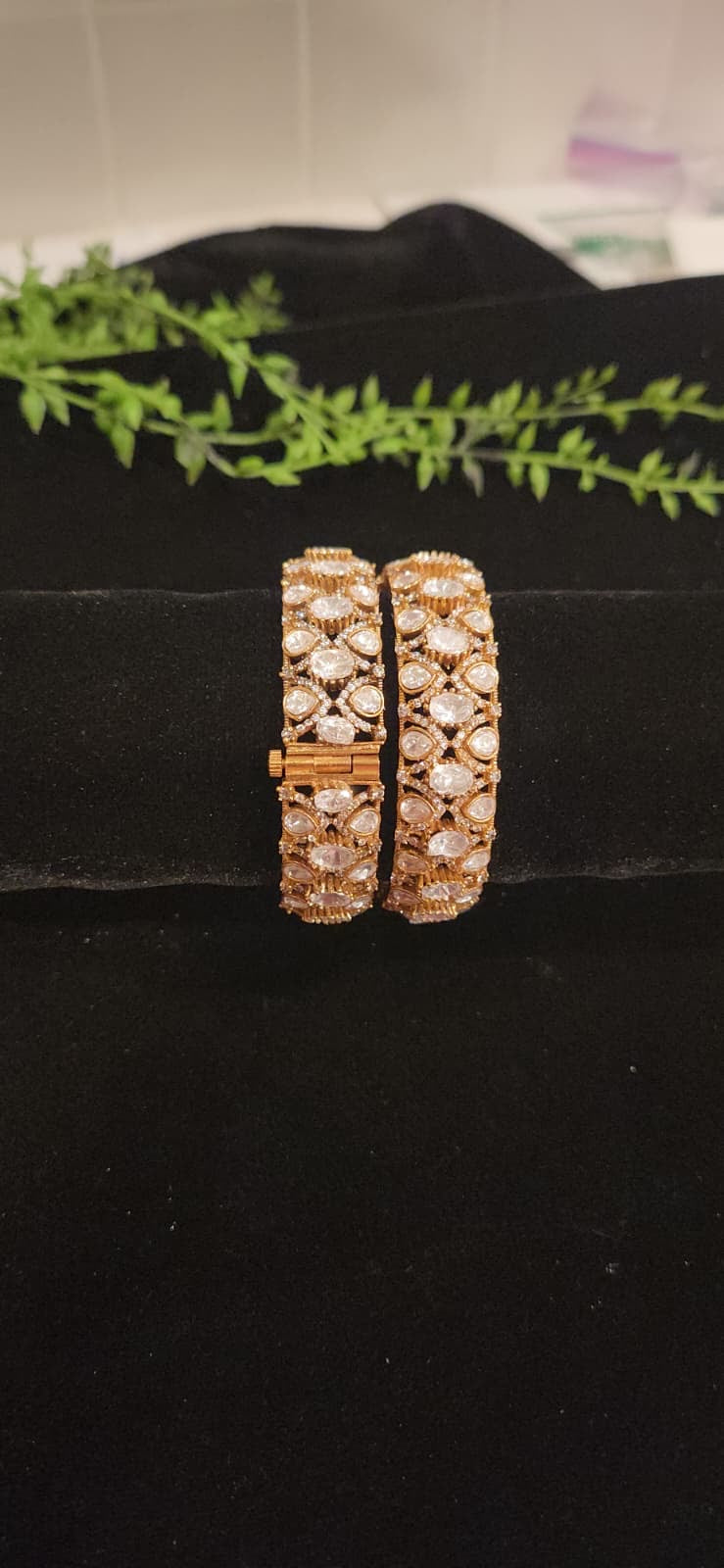 Neutral Moissanite Openable Kada