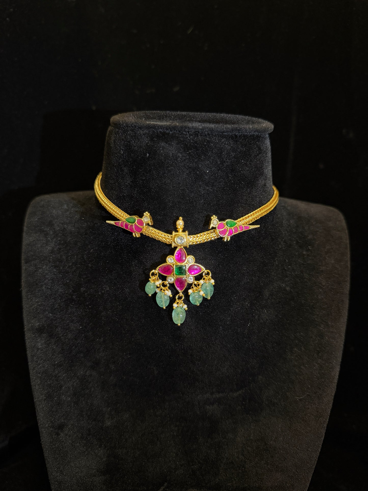 Jadua Kundan Pendant with Jigani Chain