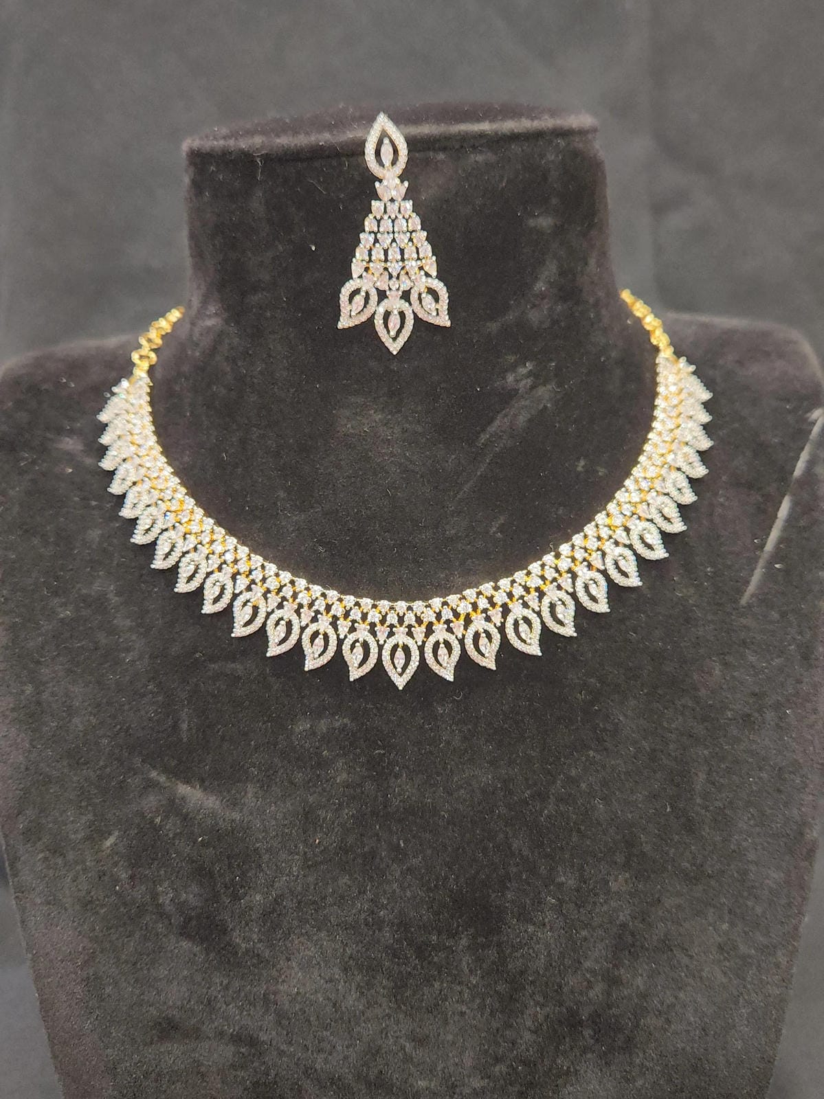 Diamond Finish Mango Theme Necklace Set