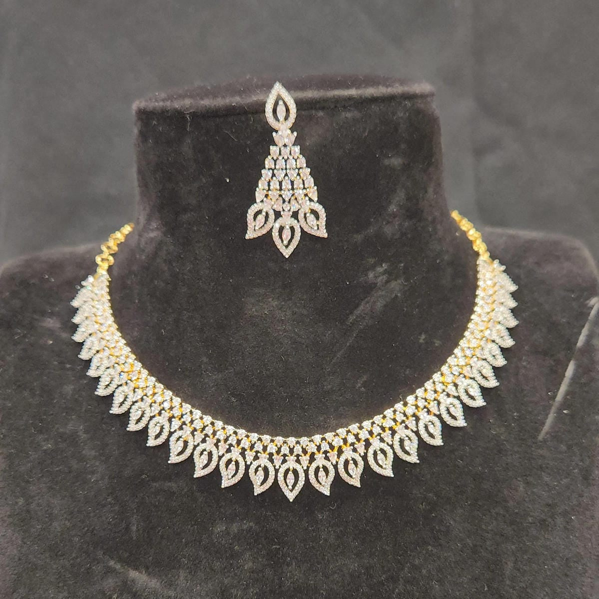 Diamond Finish Mango Theme Necklace Set