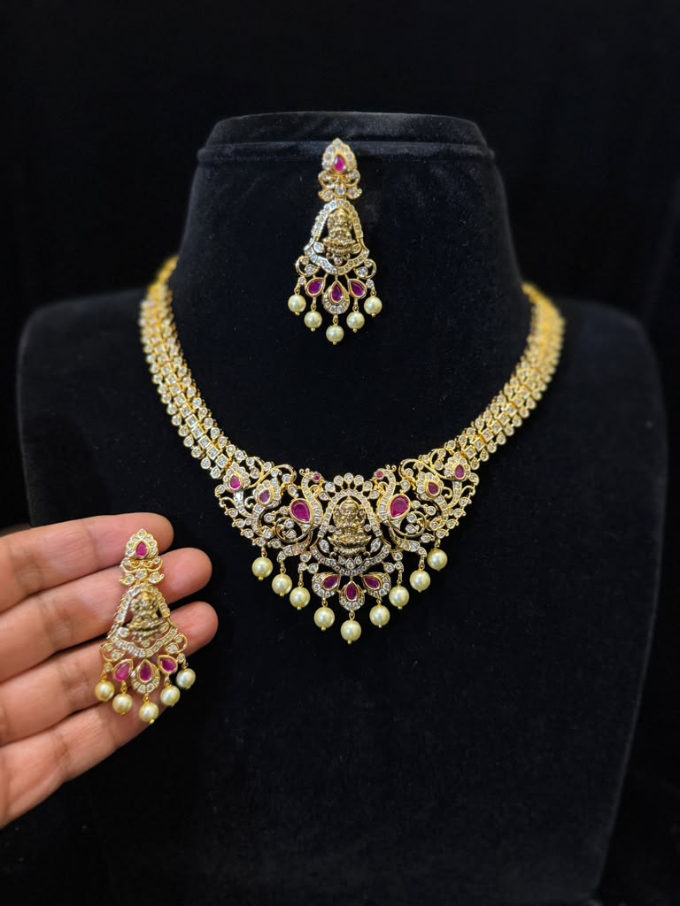 Antique Gold Finish Lakshmi Kante Necklace Set