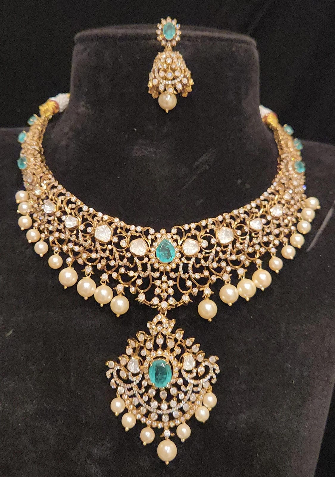 92.5 Silver Floral Emerald Moissanite Necklace Set