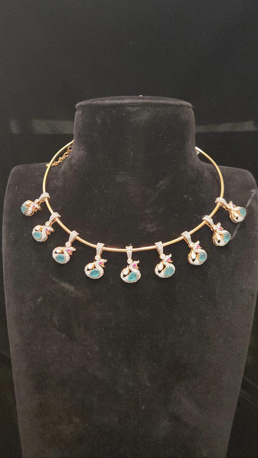 Luxurious Moissanite Bird 92.5 Silver Kante