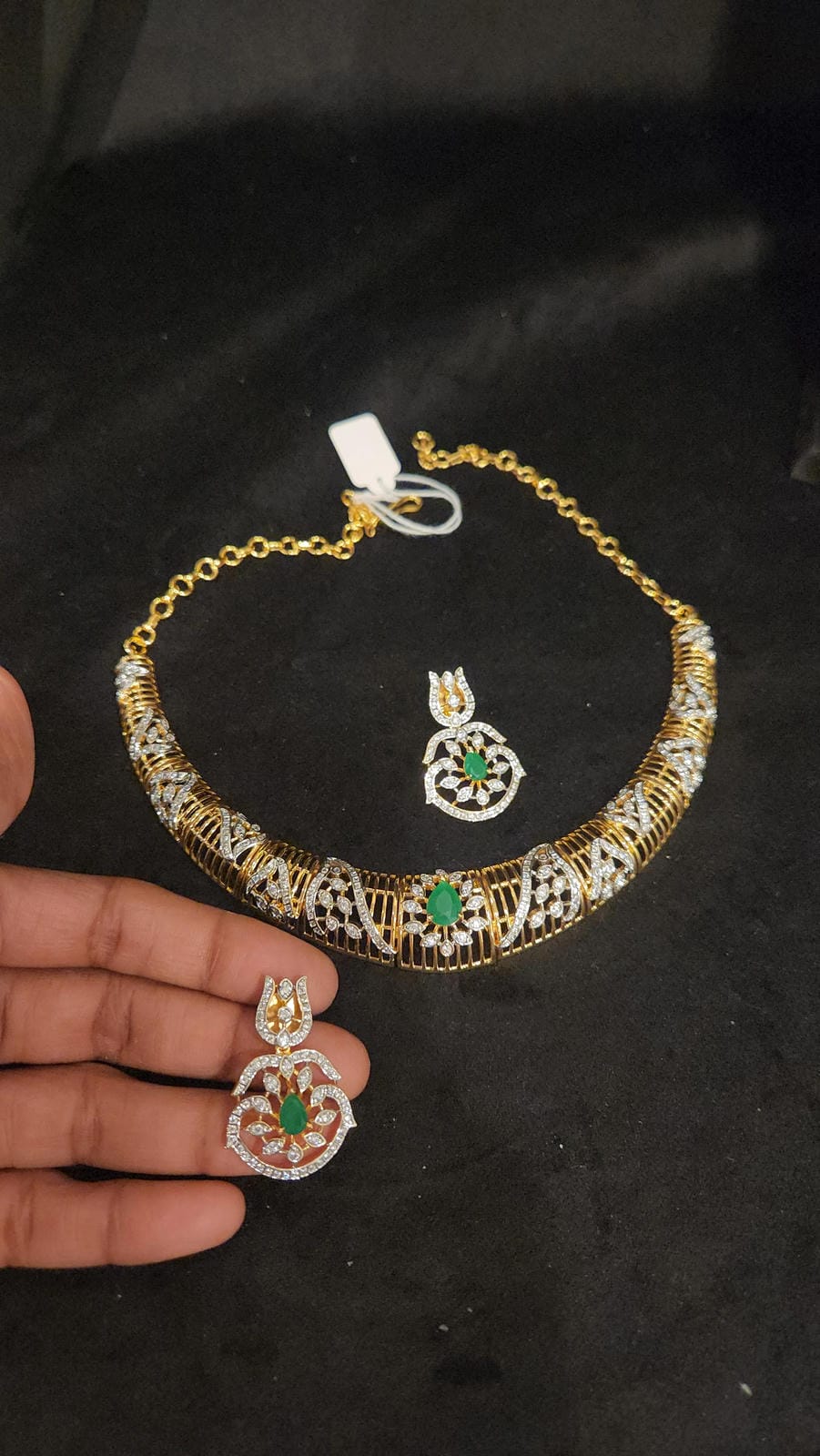 Gold Finish Emerald Kante Set