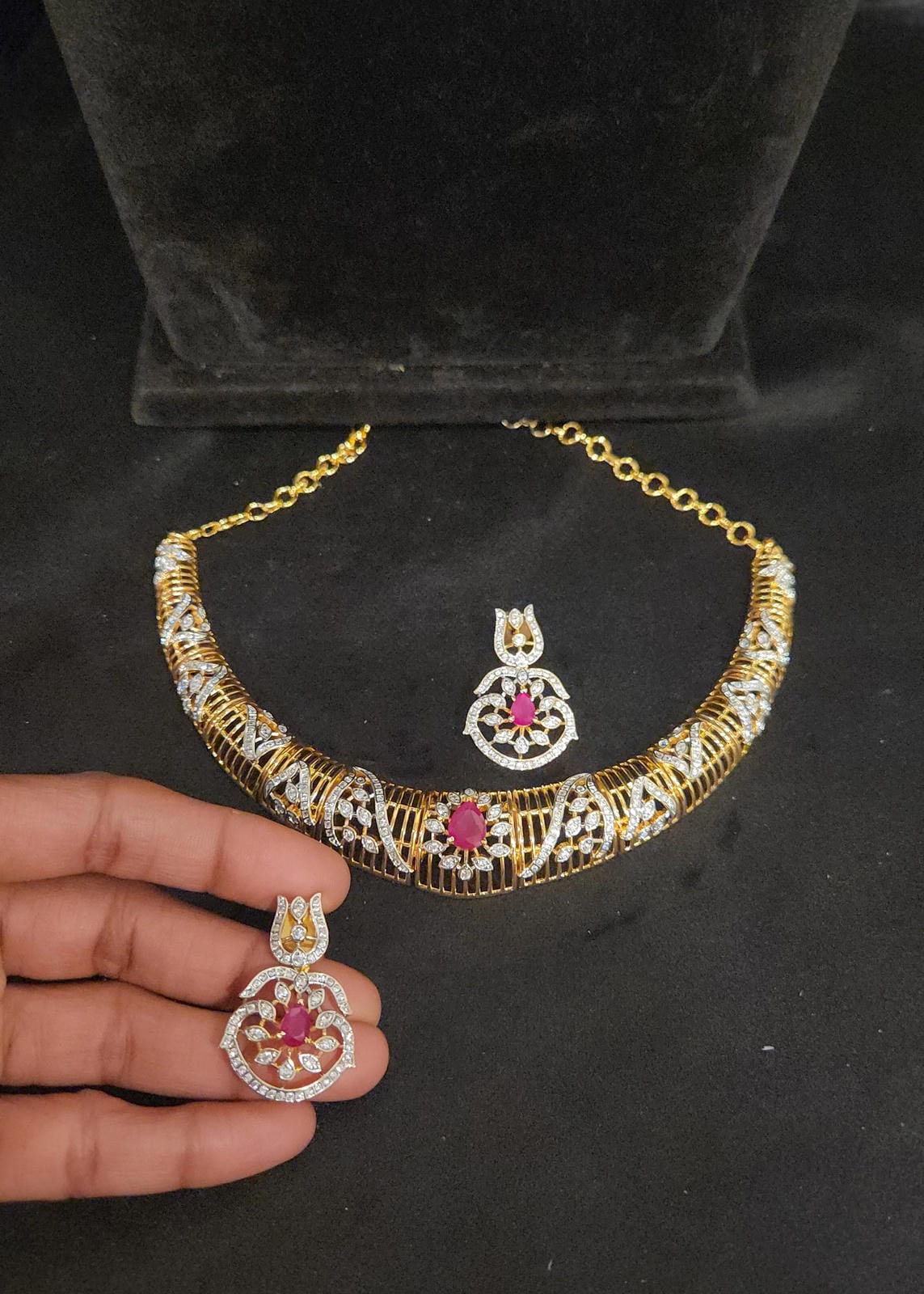 Gold Finish Emerald Kante Set