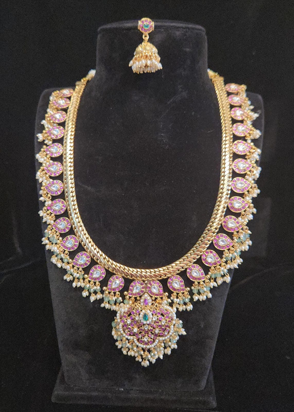 Luxury Gold Finish Long Mango Haram