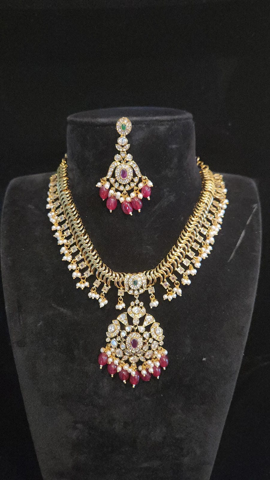 Exquisite Matt Finish Necklace Set