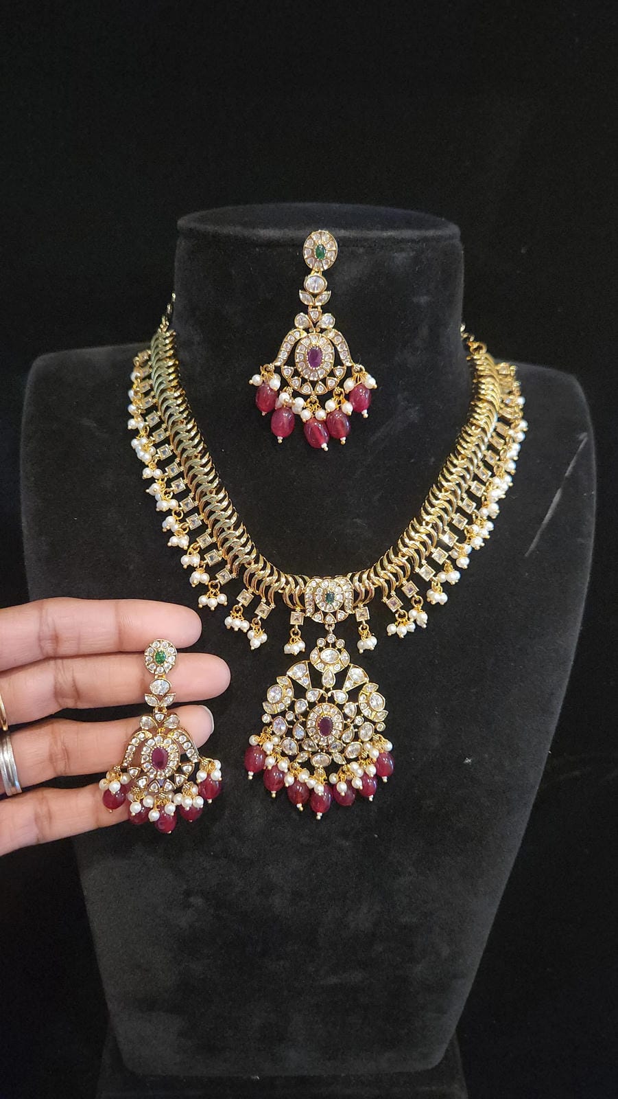 Exquisite Matt Finish Necklace Set