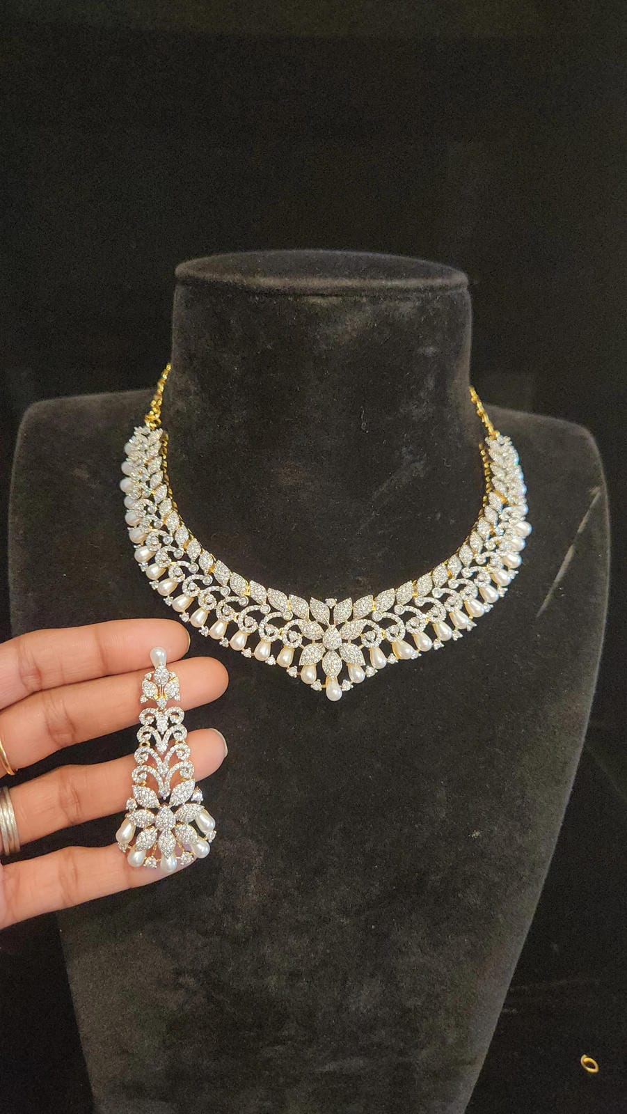 Luxury Diamond Finish Necklace Set