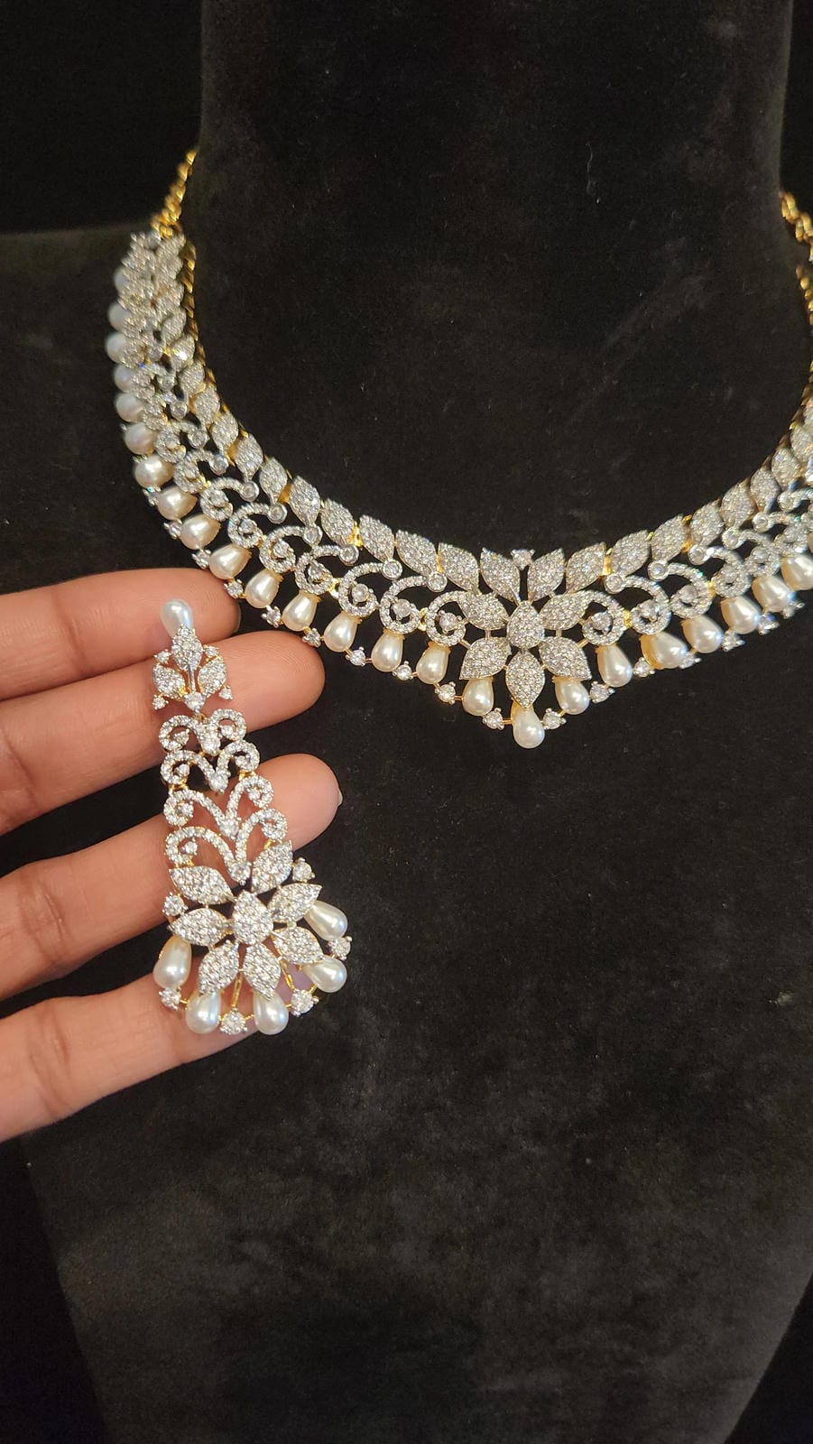 Luxury Diamond Finish Necklace Set