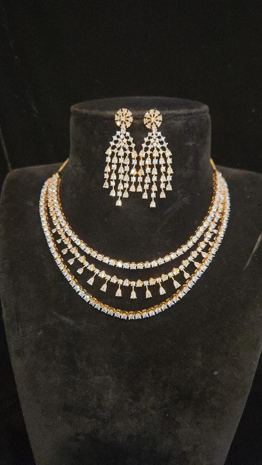 Sparkling Diamond Finish Necklace Multi-Layered Neckset