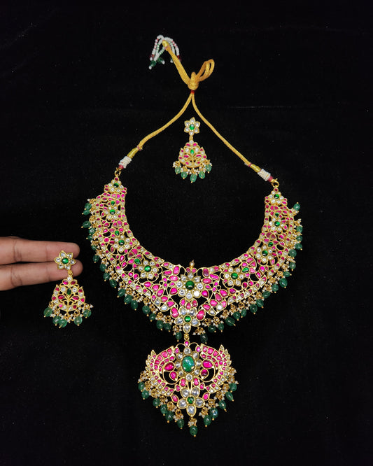 Charming Floral Polki Kundan Necklace Set