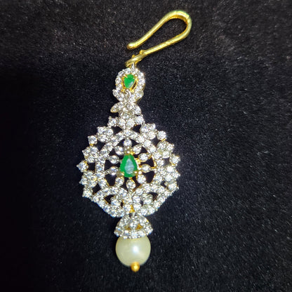 Elegant Emerald Pearl Maang Tikka