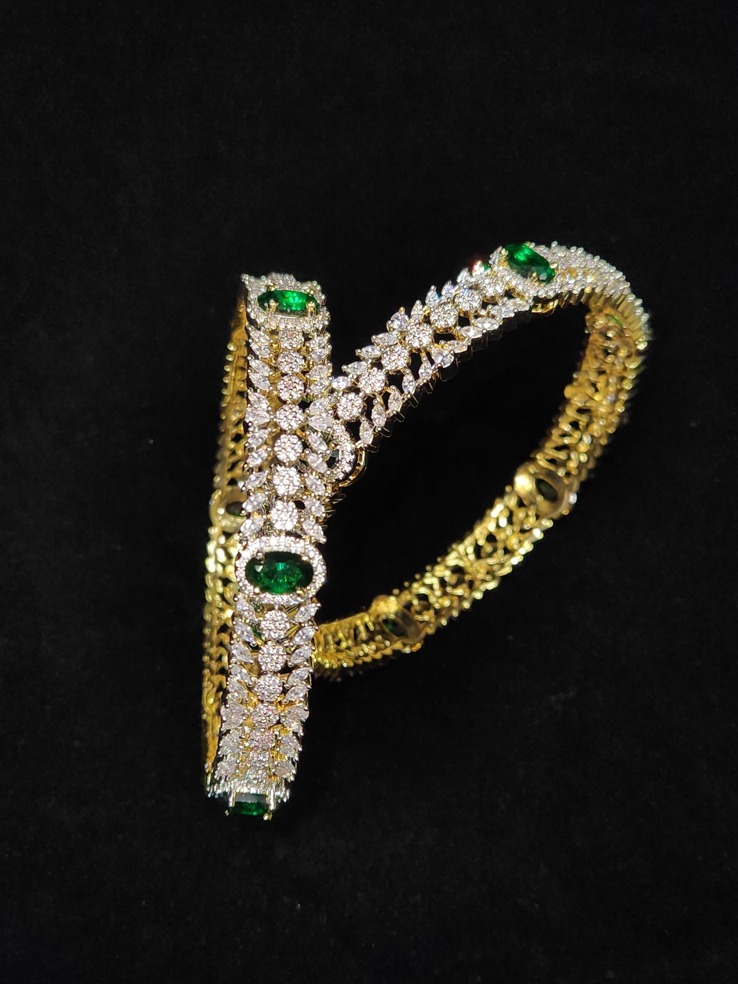 Vibrant CZ Emerald Classic Bangle