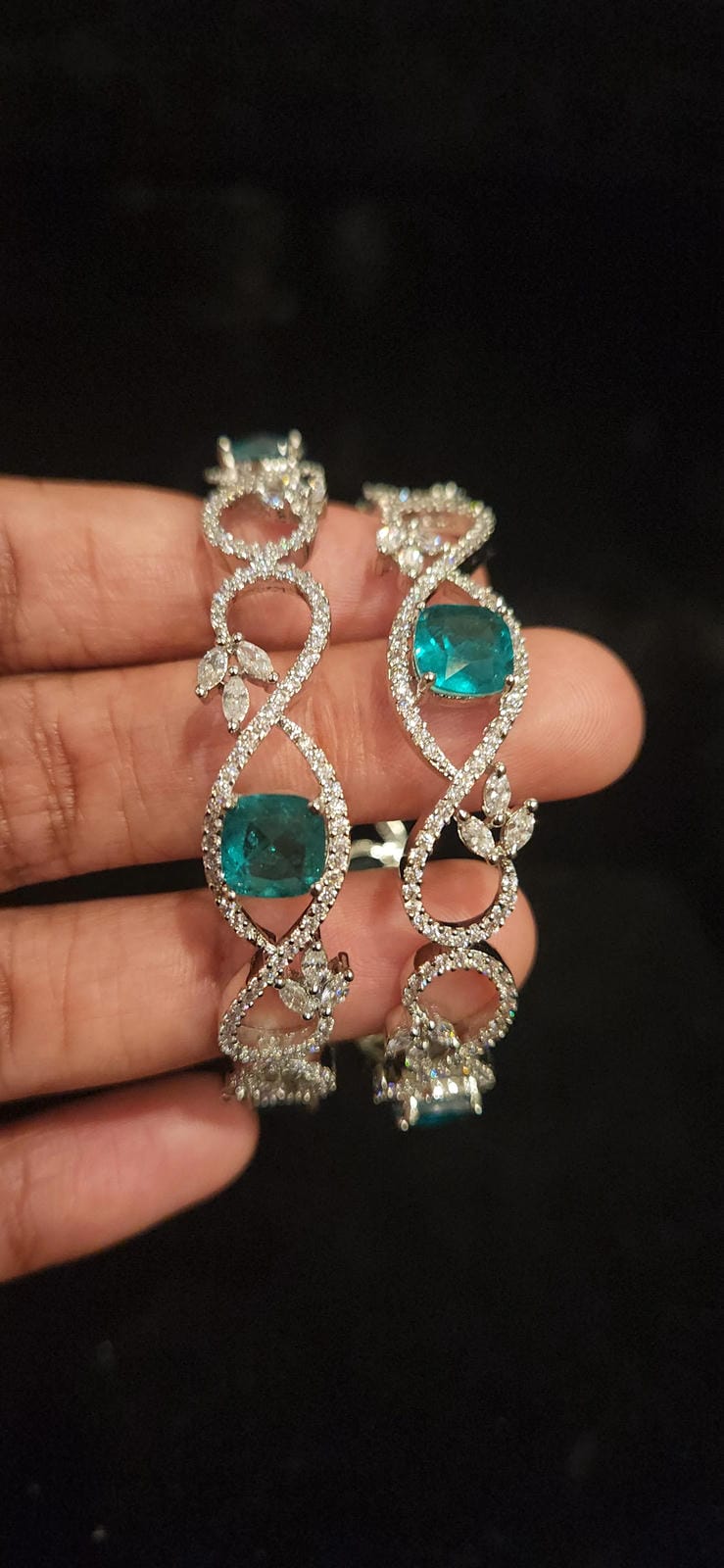 Stylish Emerald Stone Curvy Design Bangles