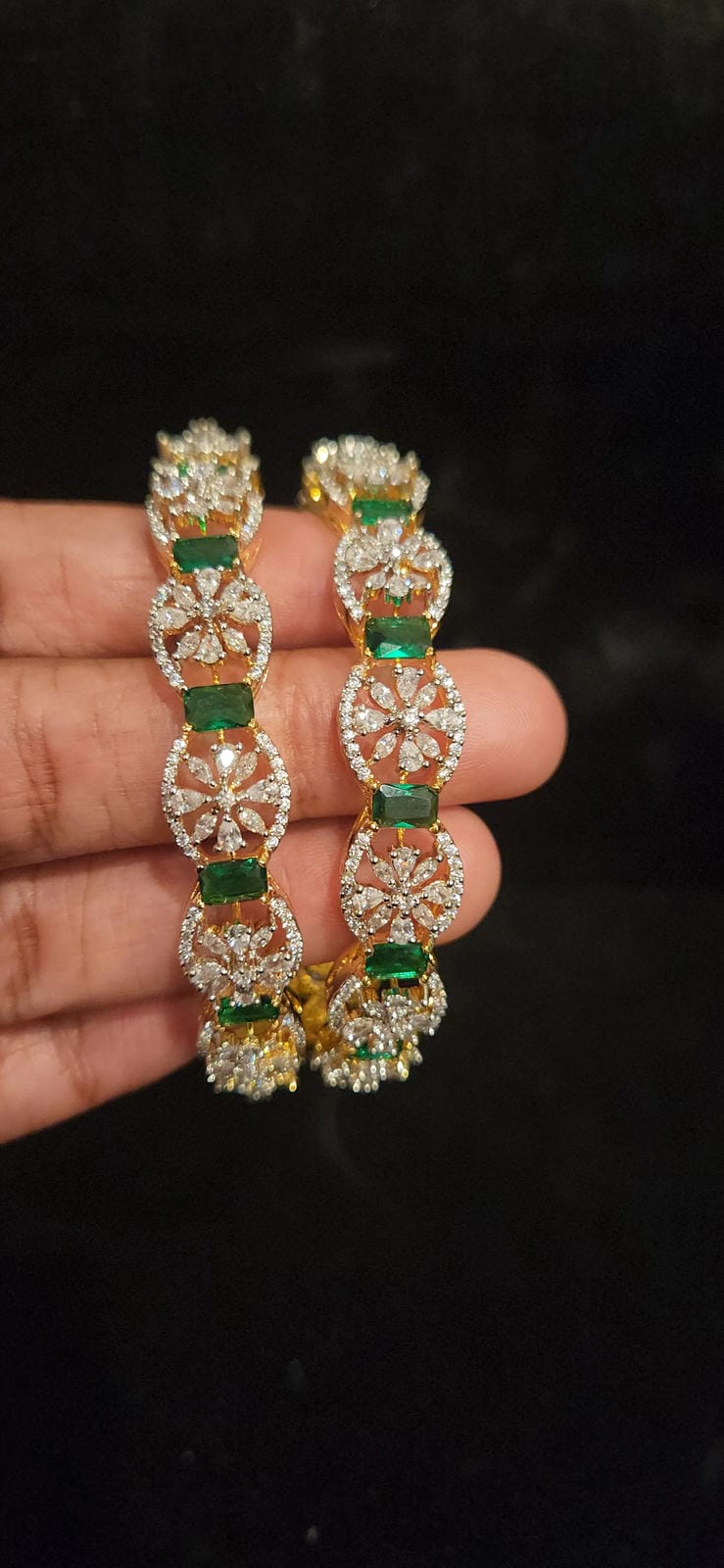 Brilliant Diamond Finish Oval Flower Emerald Bangles
