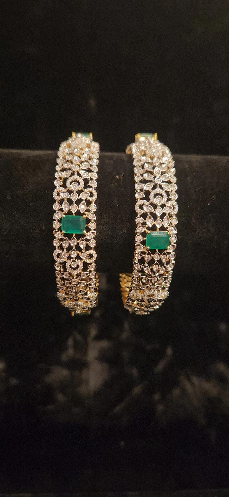 Brilliant Diamond Finish Floral Broad Emerald Bangles