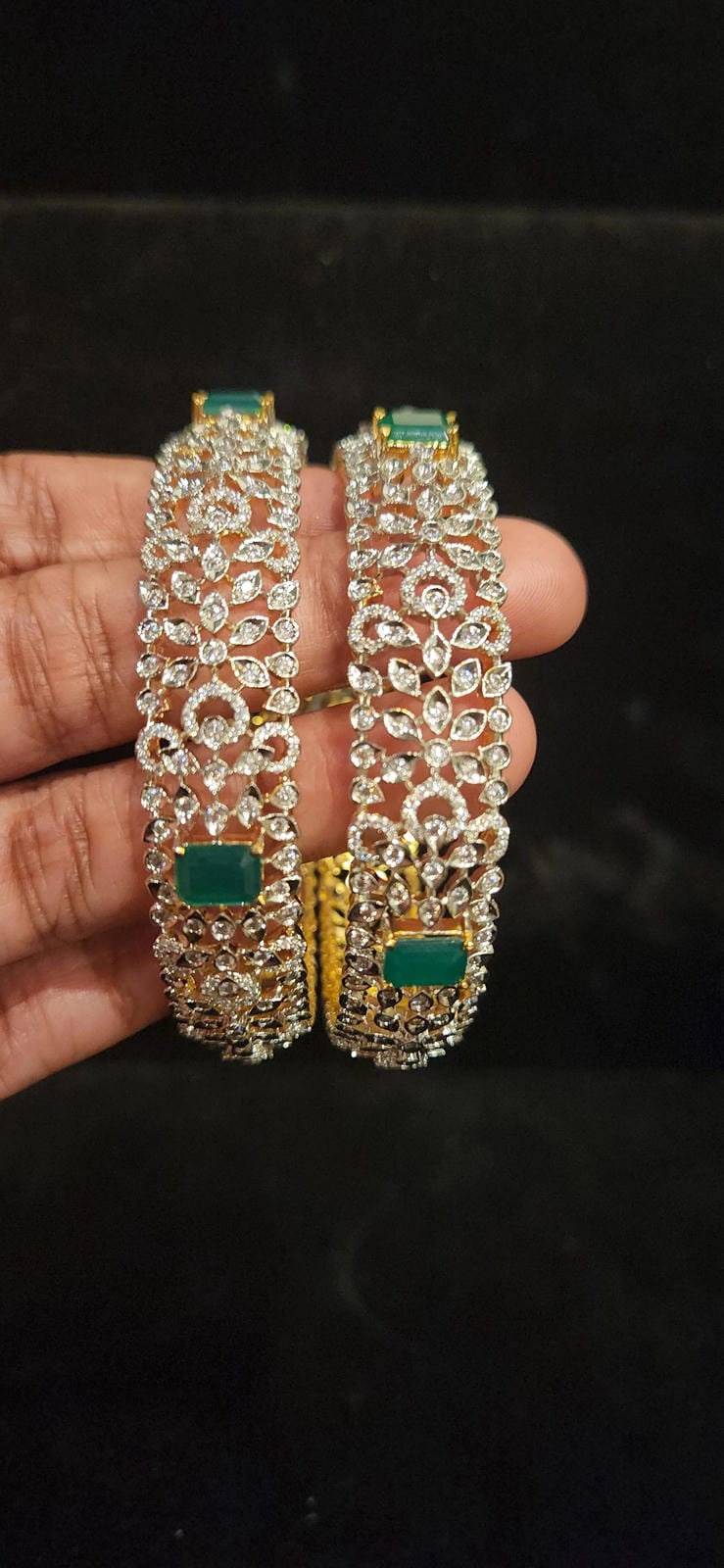 Brilliant Diamond Finish Floral Broad Emerald Bangles