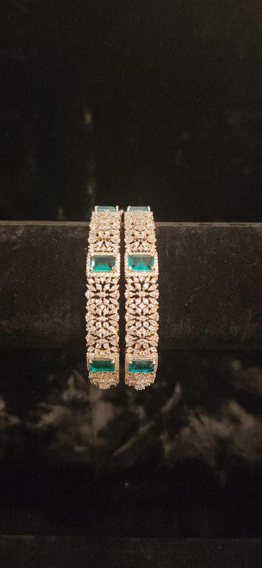 Lavish Diamond Finish Classic Emerald Bangles