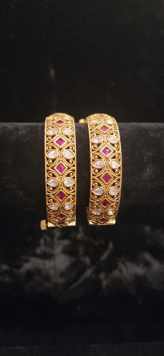 Classic Kundan Gold Finish Openable Bangles