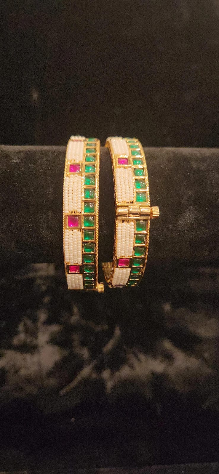 Elegant Pearl Kundan Openable Bangles