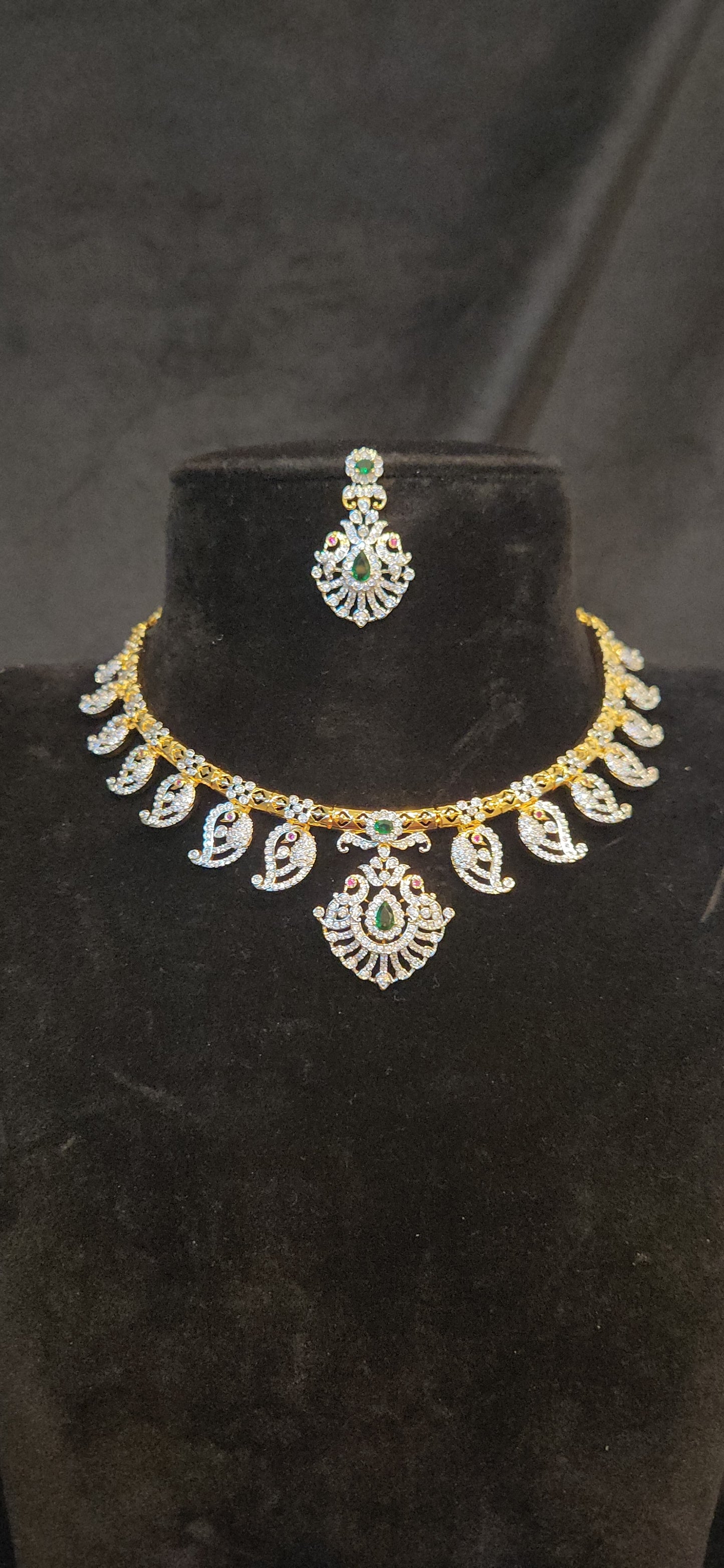 Peacock & Mango Design Kante Set