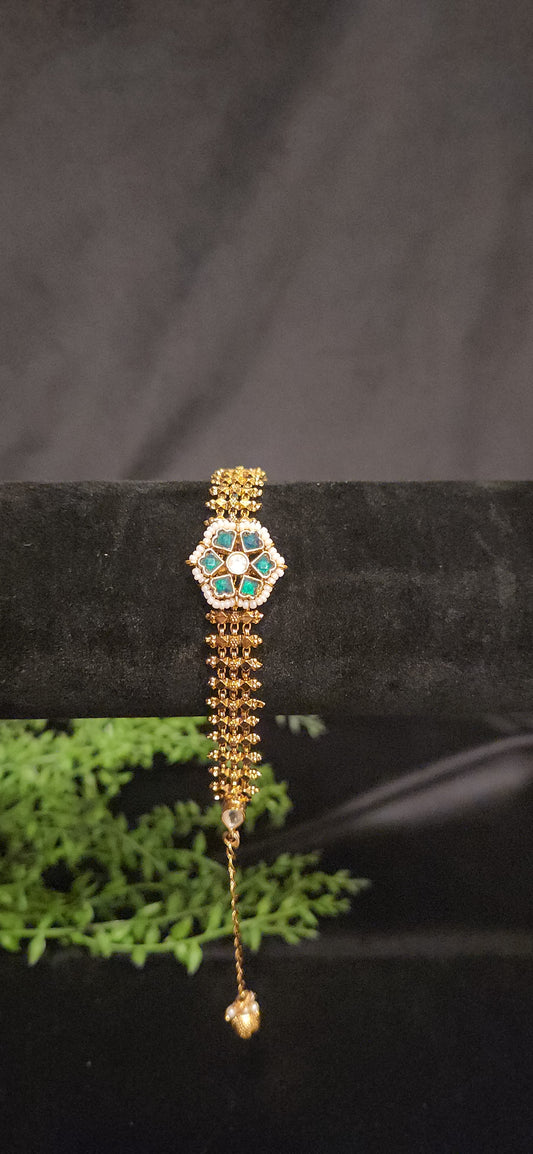 Pachi Kundan Floral Bracelet