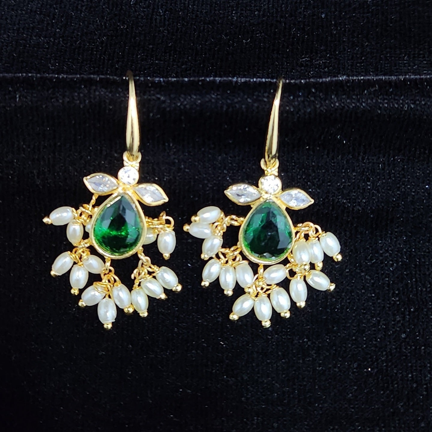 Graceful Tear Drop Hanging Rice Bead Earrings