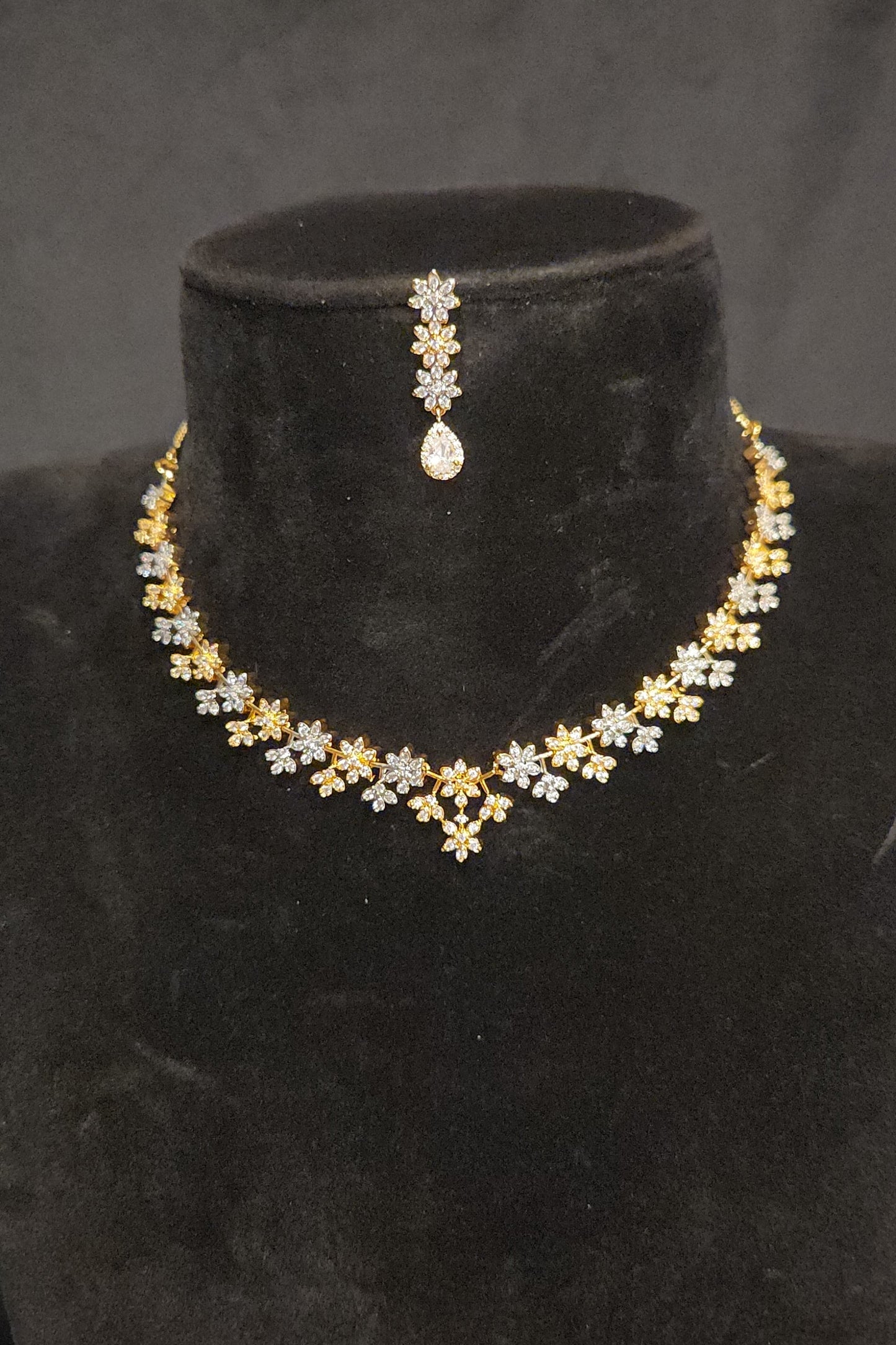 Gold & Diamond Alternating Floral Necklace Set
