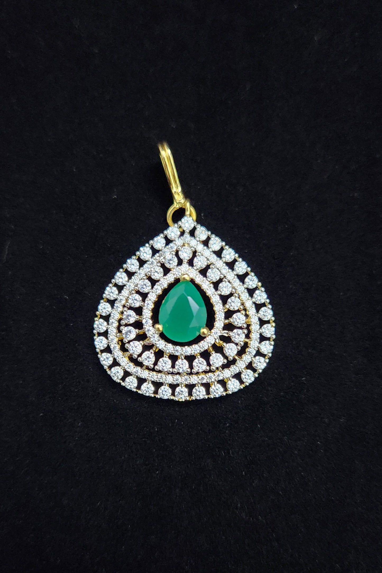 Unique Rounded Triangular Designed Maang Tikka