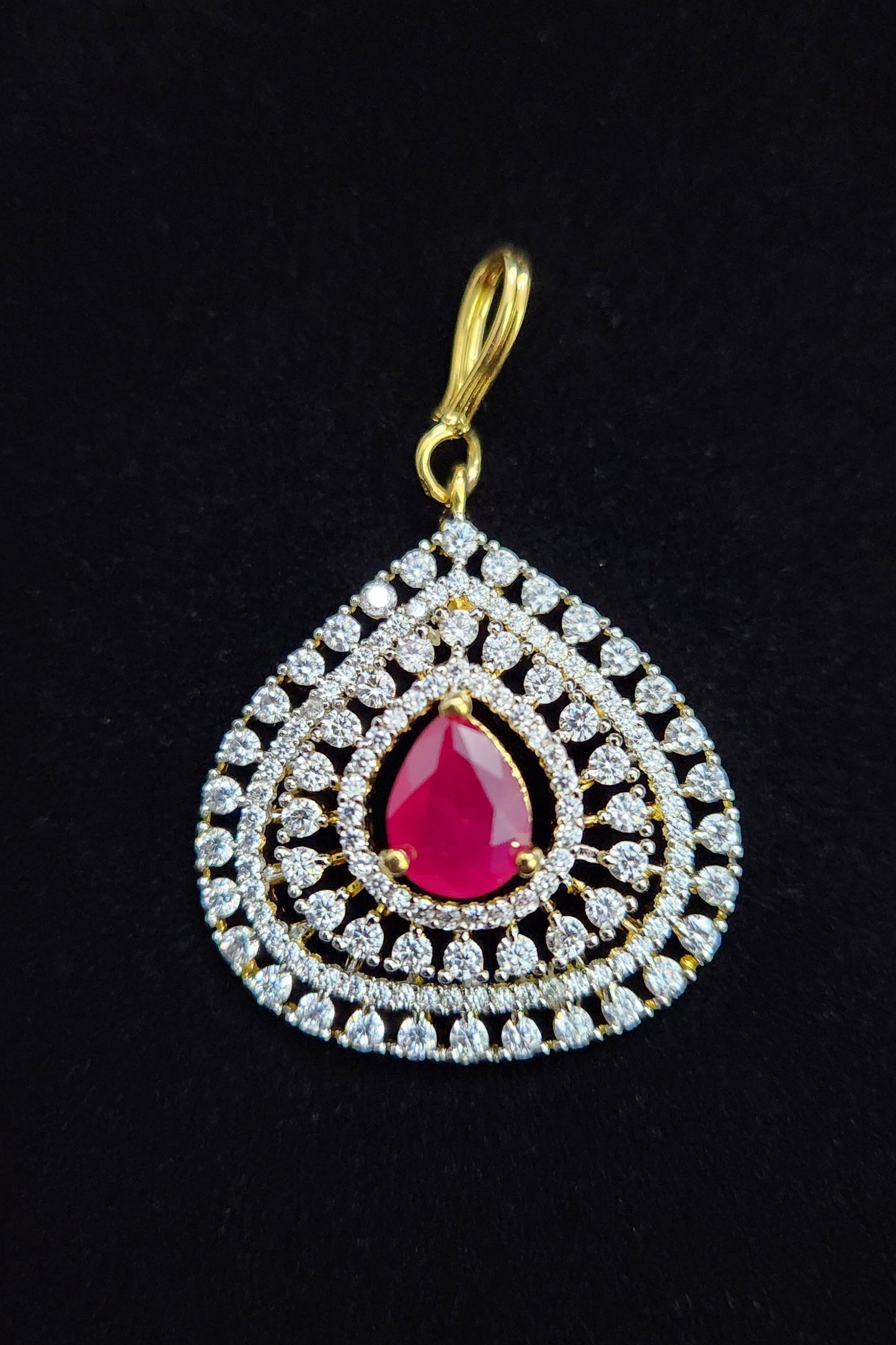 Unique Rounded Triangular Designed Maang Tikka