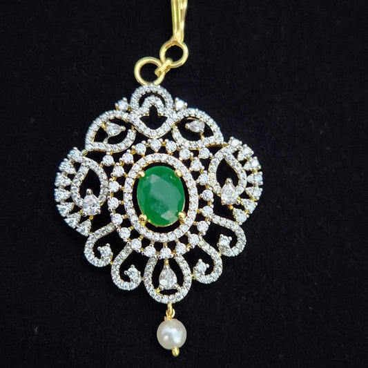 Elegant Leaf Designed Maang Tikka