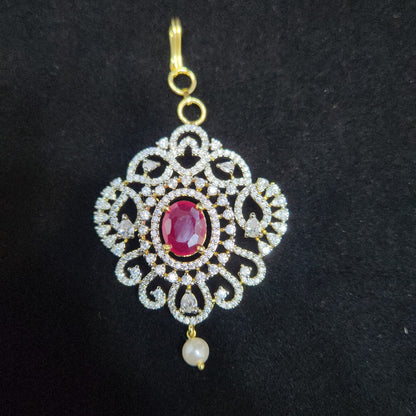 Elegant Leaf Designed Maang Tikka