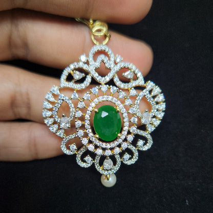 Elegant Leaf Designed Maang Tikka