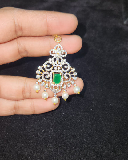Graceful Floral Emerald & Ruby Maang Tikka