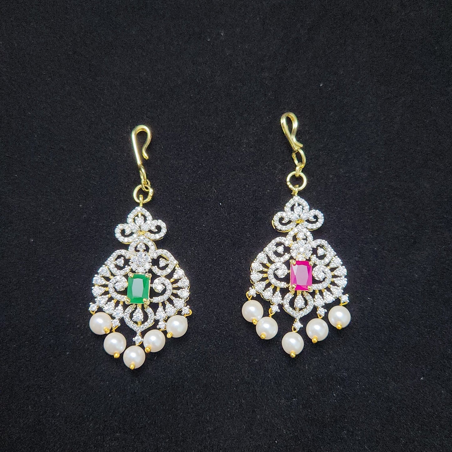 Graceful Floral Emerald & Ruby Maang Tikka